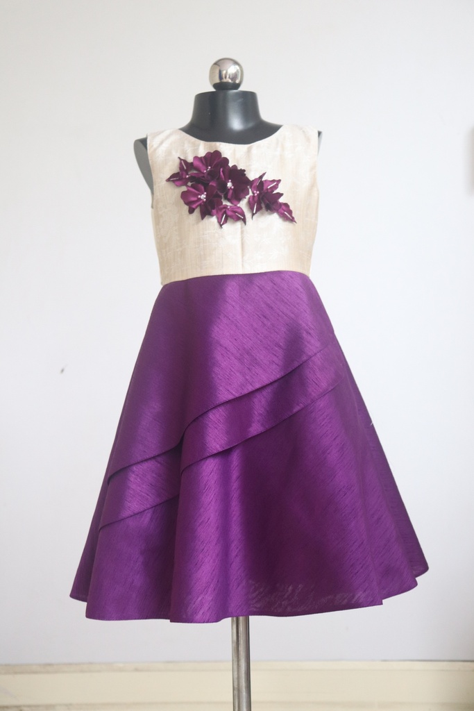 Sleeveless Flower Design dress