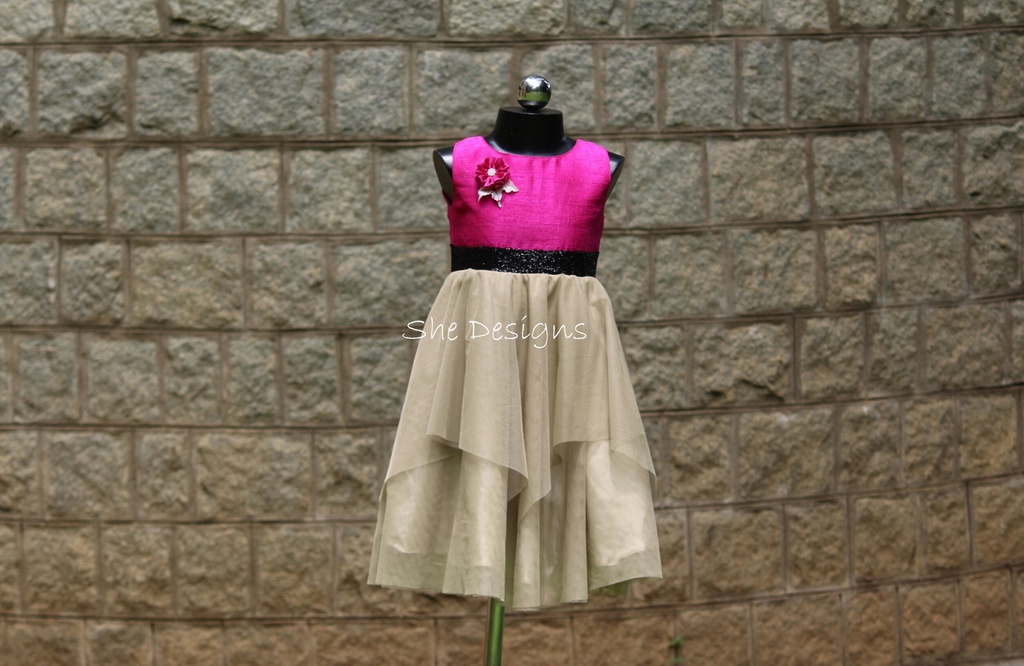 Sleeveless Frock