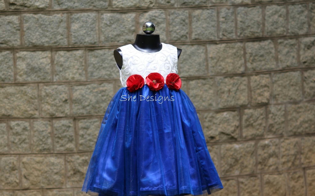 3 Flower Design Dress