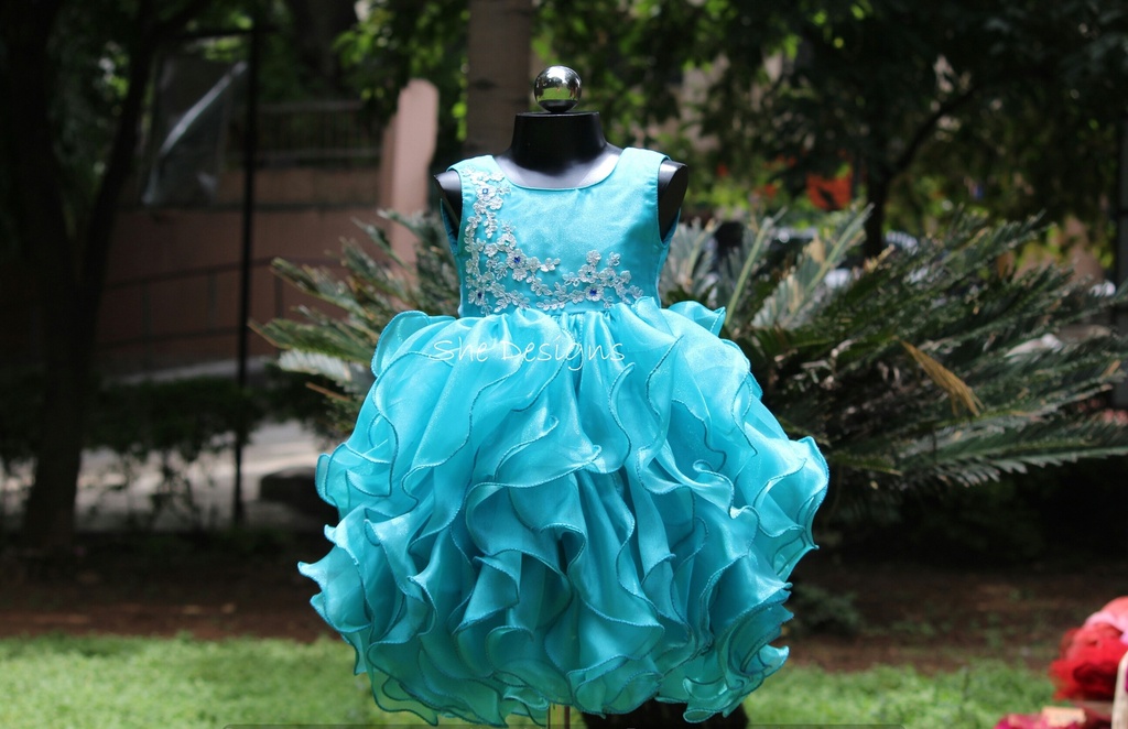 Sleeveless Frill Frock
